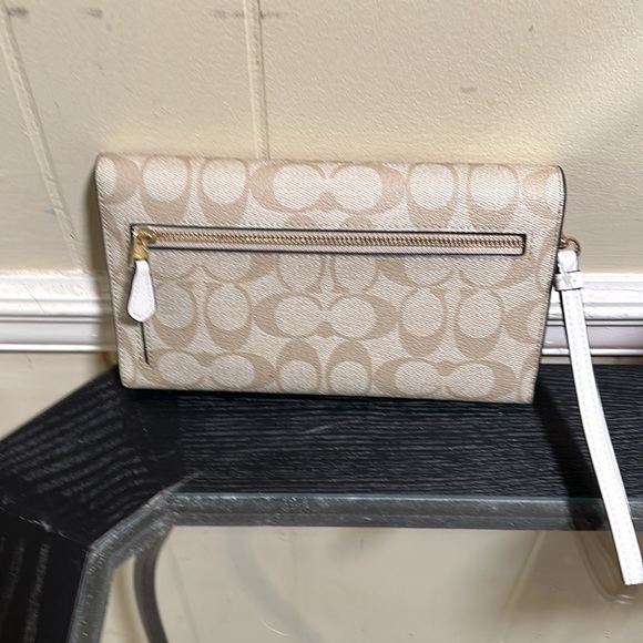 New Coach wristlet/ phone wallet, large - Picture 2 of 6
